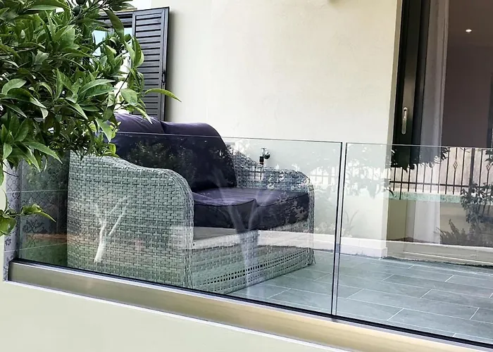 דירה Luxury With Garden In The Suburbs