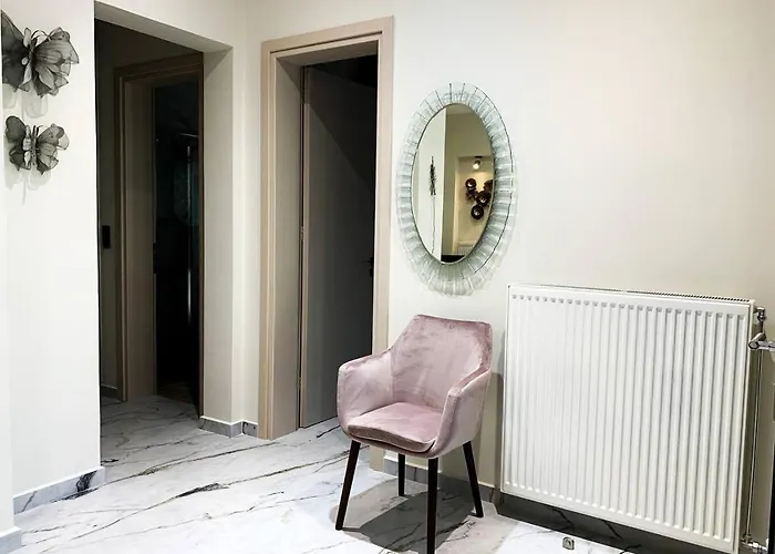 Luxury With Garden In The Suburbs קלמאטה