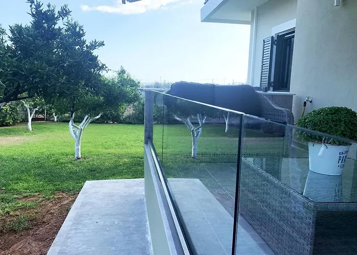 דירה Luxury With Garden In The Suburbs