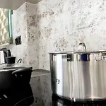 Appartamento Luxury With Garden In The Suburbs