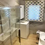 Luxury With Garden In The Suburbs Appartamento Kalamata