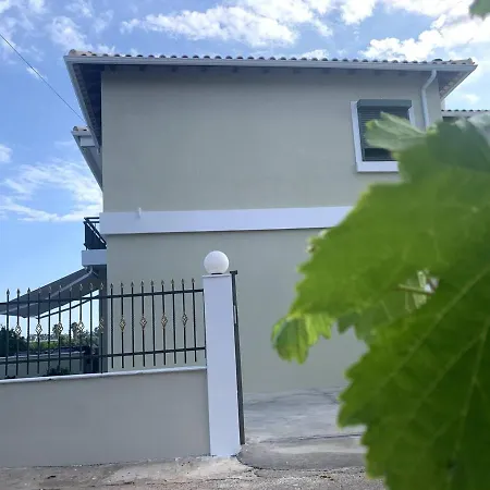 Luxury With Garden In The Suburbs *