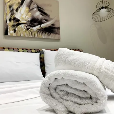 Luxury With Garden In The Suburbs アパート *