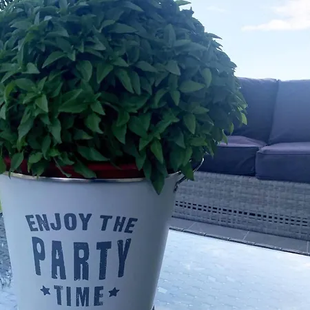 Luxury With Garden In The Suburbs アパート *