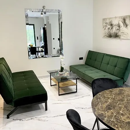 アパート Luxury With Garden In The Suburbs