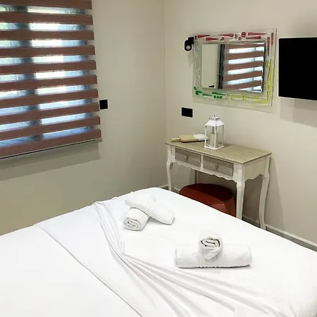 Appartamento Luxury With Garden In The Suburbs