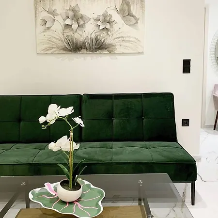 Luxury With Garden In The Suburbs * Calamata