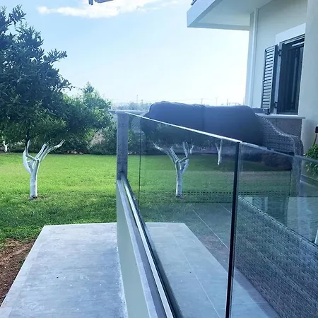 アパート Luxury With Garden In The Suburbs