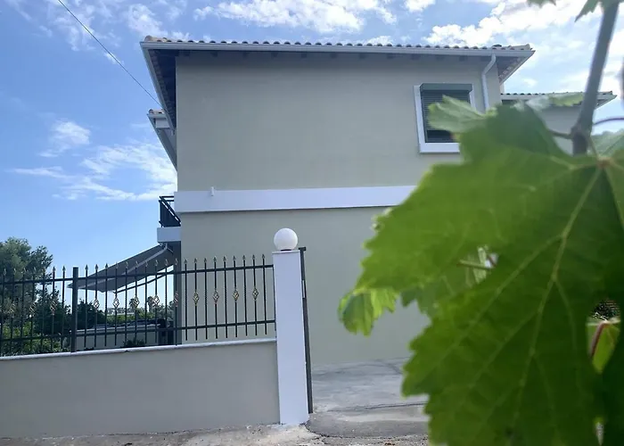 Luxury With Garden In The Suburbs *