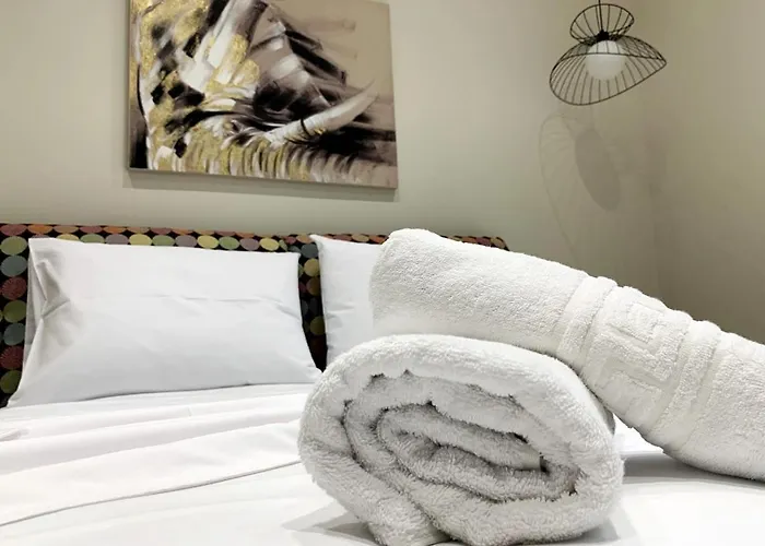 Luxury With Garden In The Suburbs Apartamento *