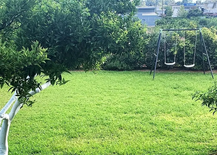 Luxury With Garden In The Suburbs *