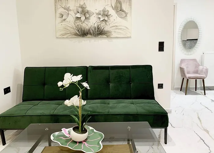 Luxury With Garden In The Suburbs * Calamata